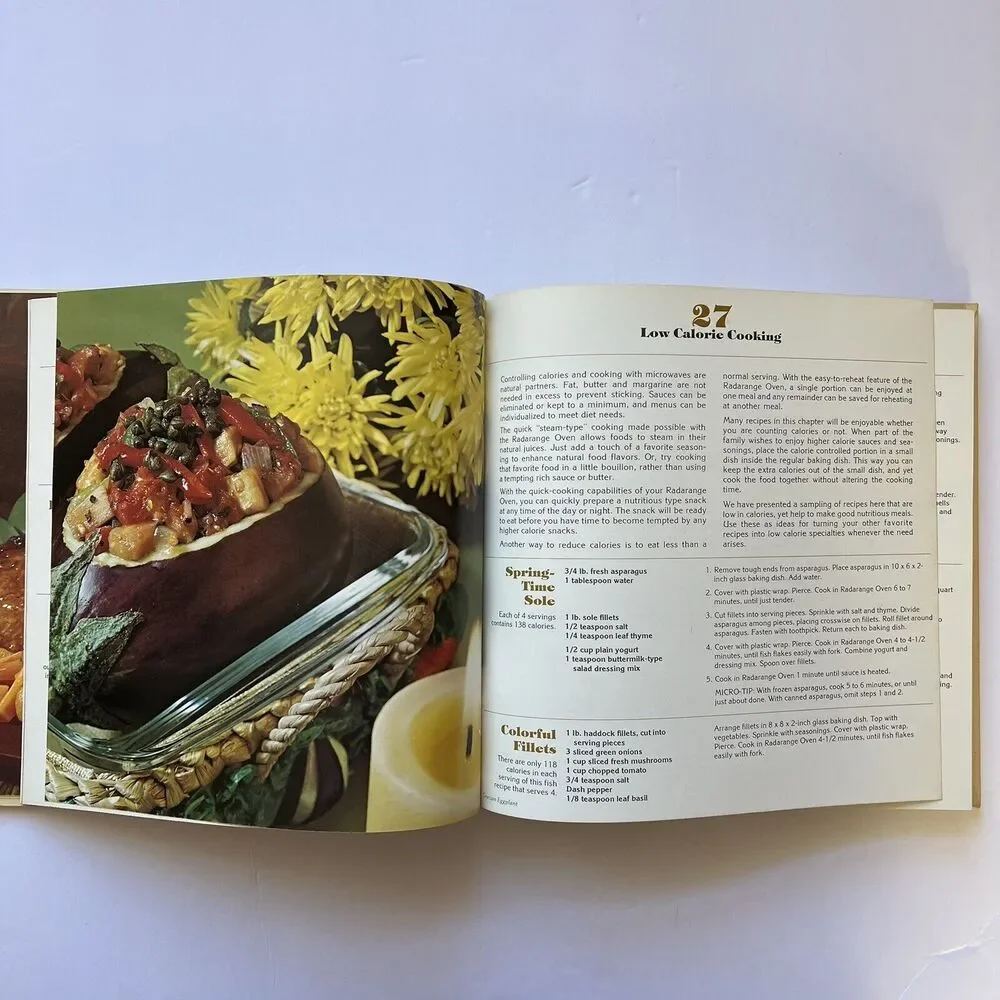 Vintage Amana Radarange Microwave Oven Cook Book 1975 First Edition Hardcover